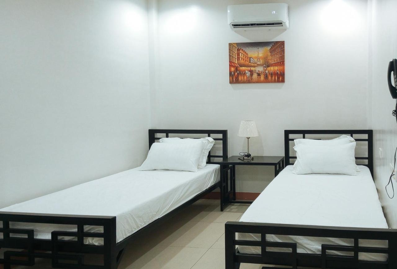 Kris And Frans Inn Davao Exterior photo